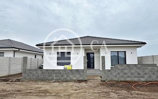 Casă de vânzare cu 4 camere în Santandrei, Bihor - Poză 1