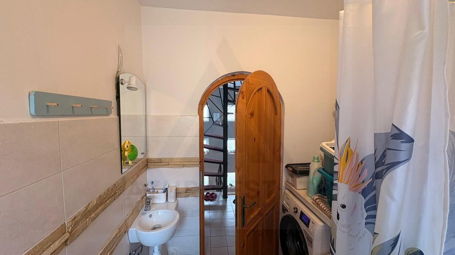 Casă modernă 140 mp utili 4 camere 2 bai si teren 490 mp in Șura Mica - Poză 11