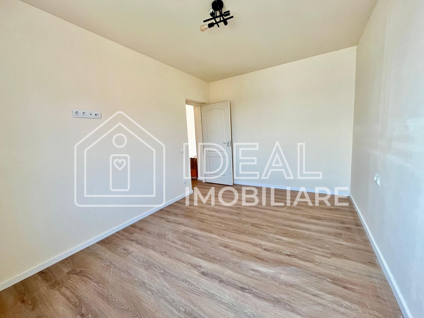 Casa cu 3 camere | 85mpu | Tocile - Poză 20