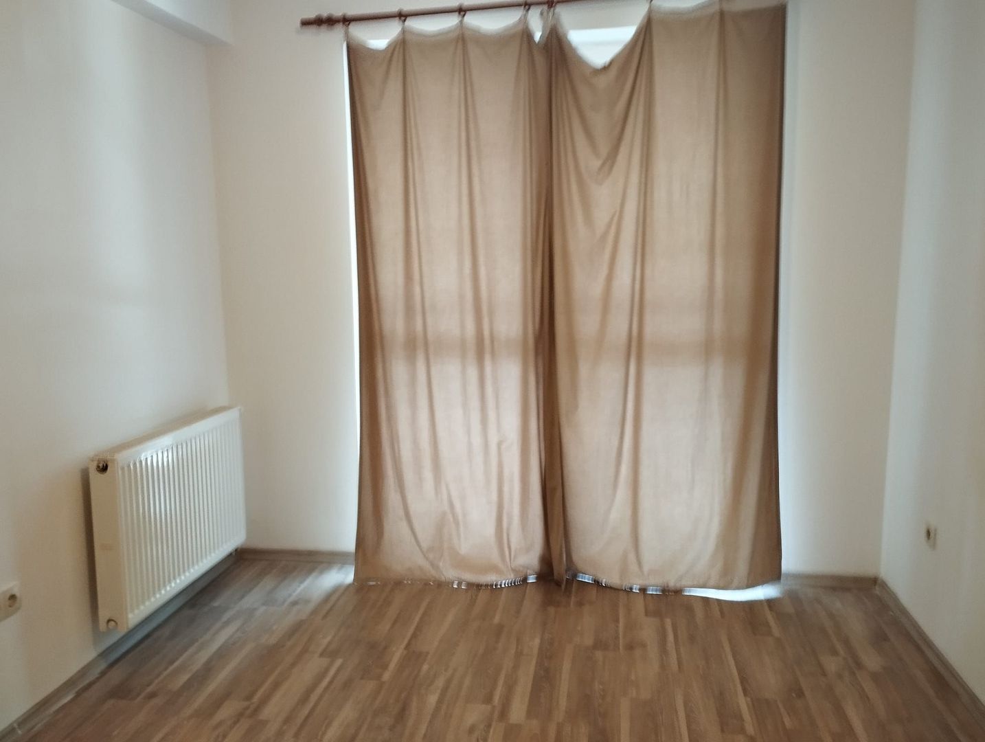 Apartament  3 camere - Poză 4