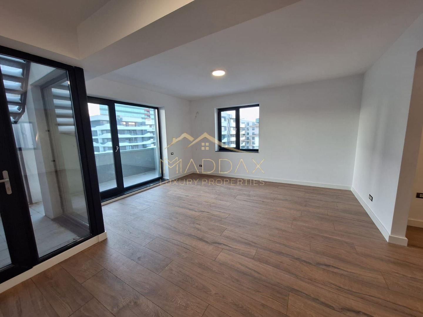 Apartament cu 4 camere + terasa*** 178 mp***Promenada Mall - Poză 3