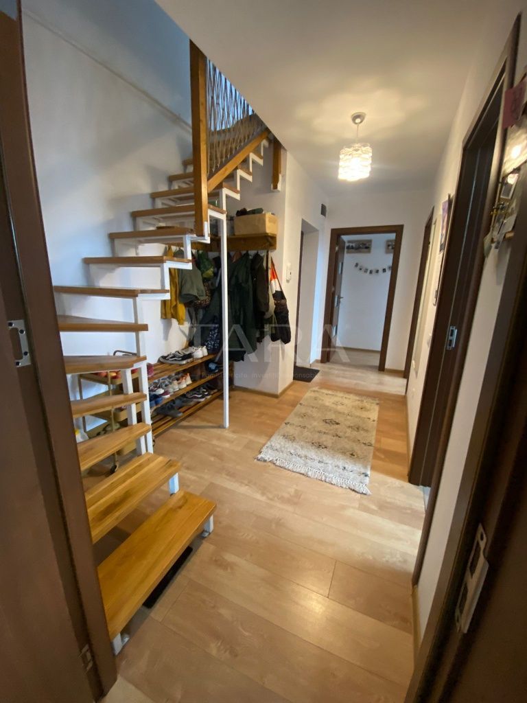 Apartament spațios cu 4 camere, în Baciu. - Poză 6
