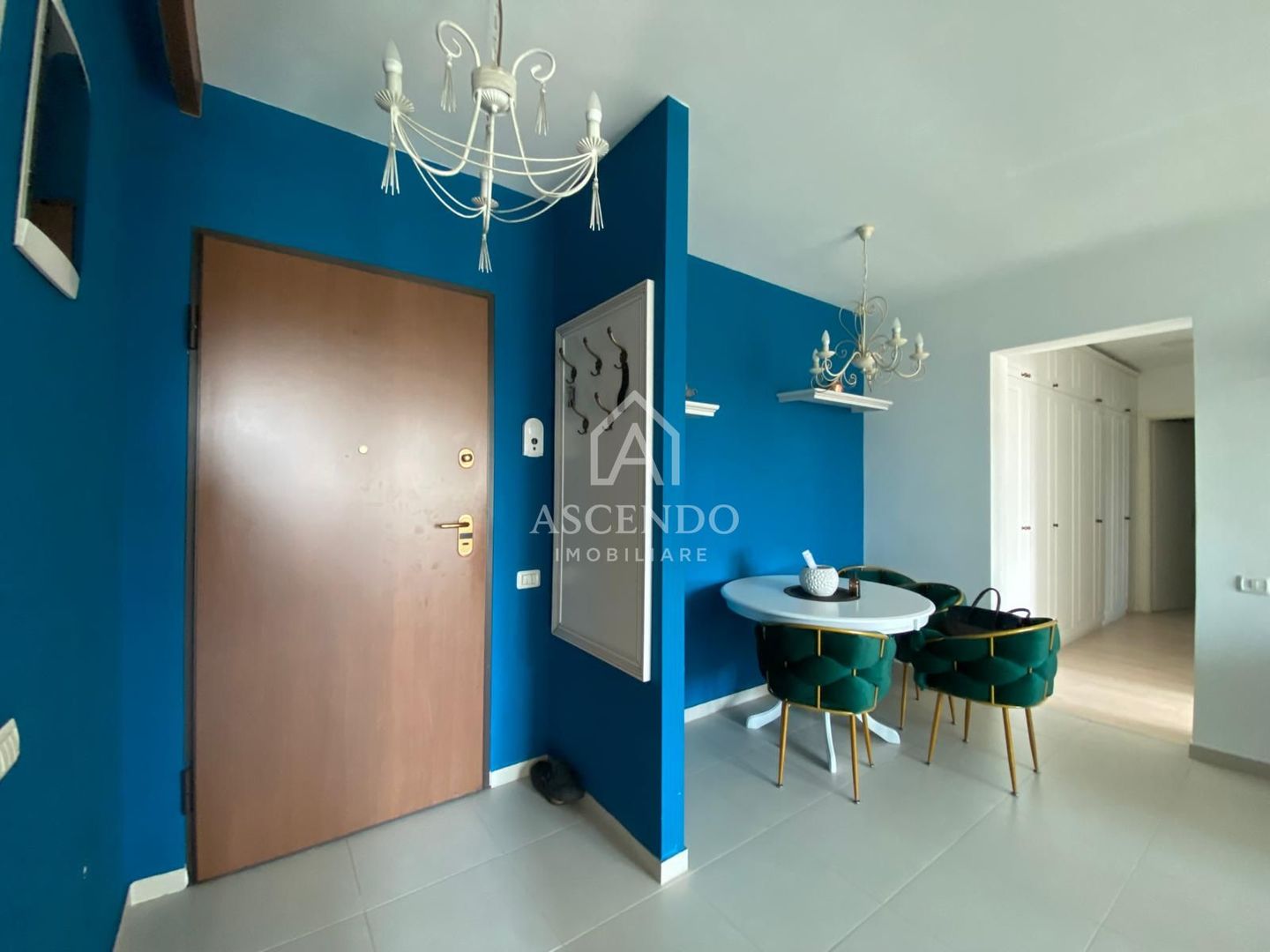 Apartament 3 camere, 2 bai premium mobilat lux , cu parcare inclusă - Poză 5