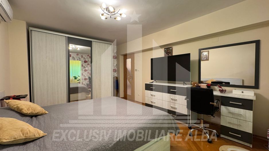 Apartament cu 3 camere decomandate, etaj 2, Centru - Poză 6