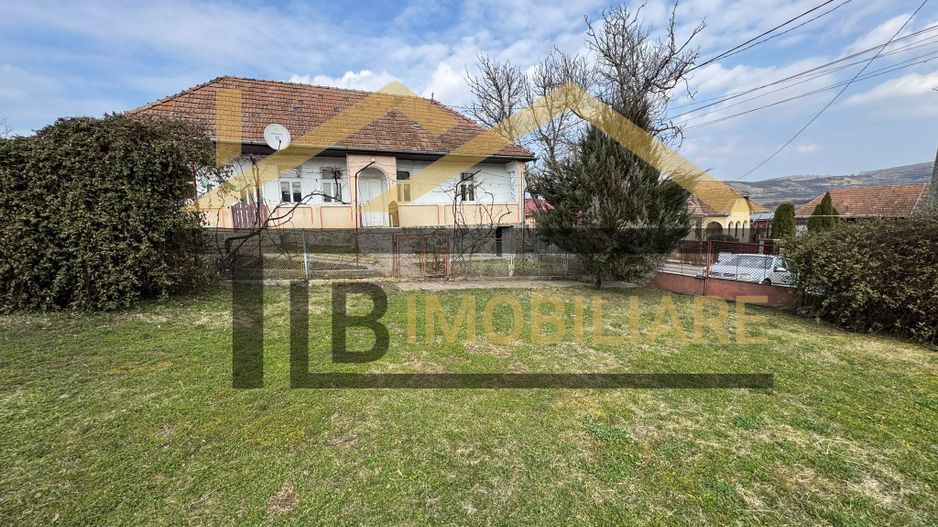 Casa individuala, 1192 mp teren, Zona Voiniceni - Poză 1