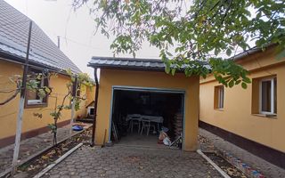 Casă spațioasă cu 4 camere , curte și teren generos în Mașloc - Poză 2