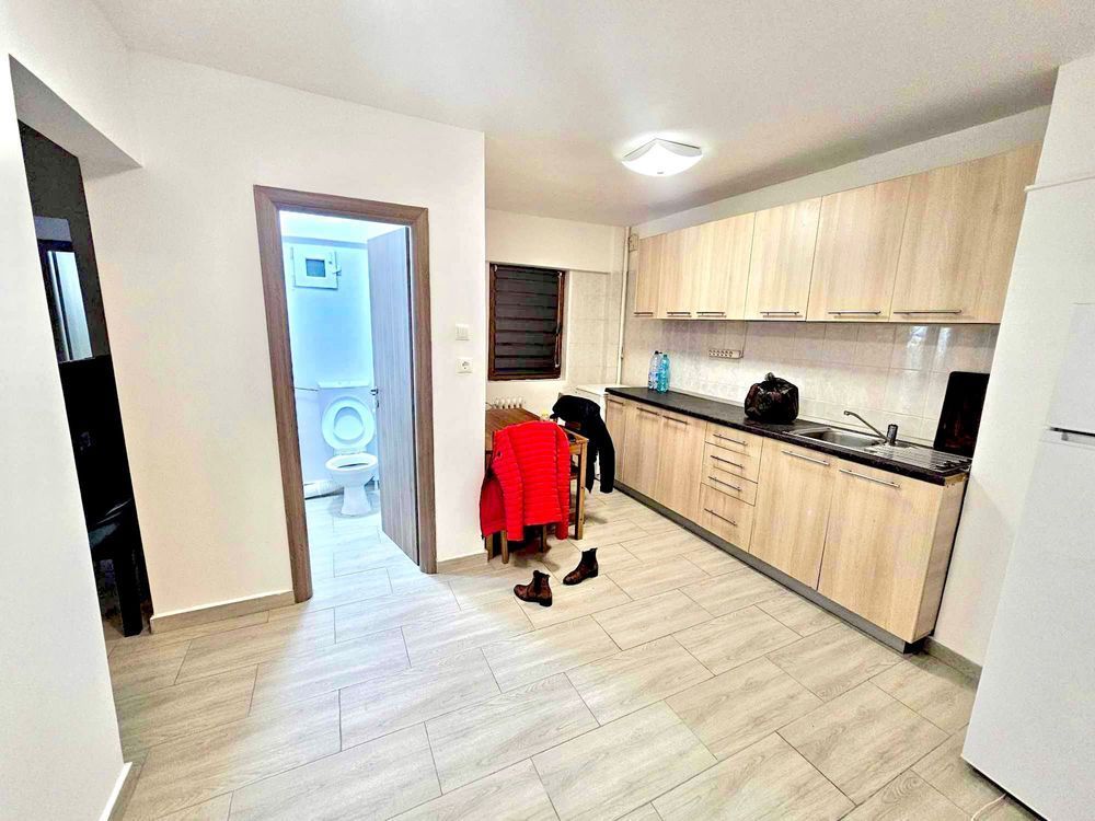 Vand apartament  3 camere - Poză 7