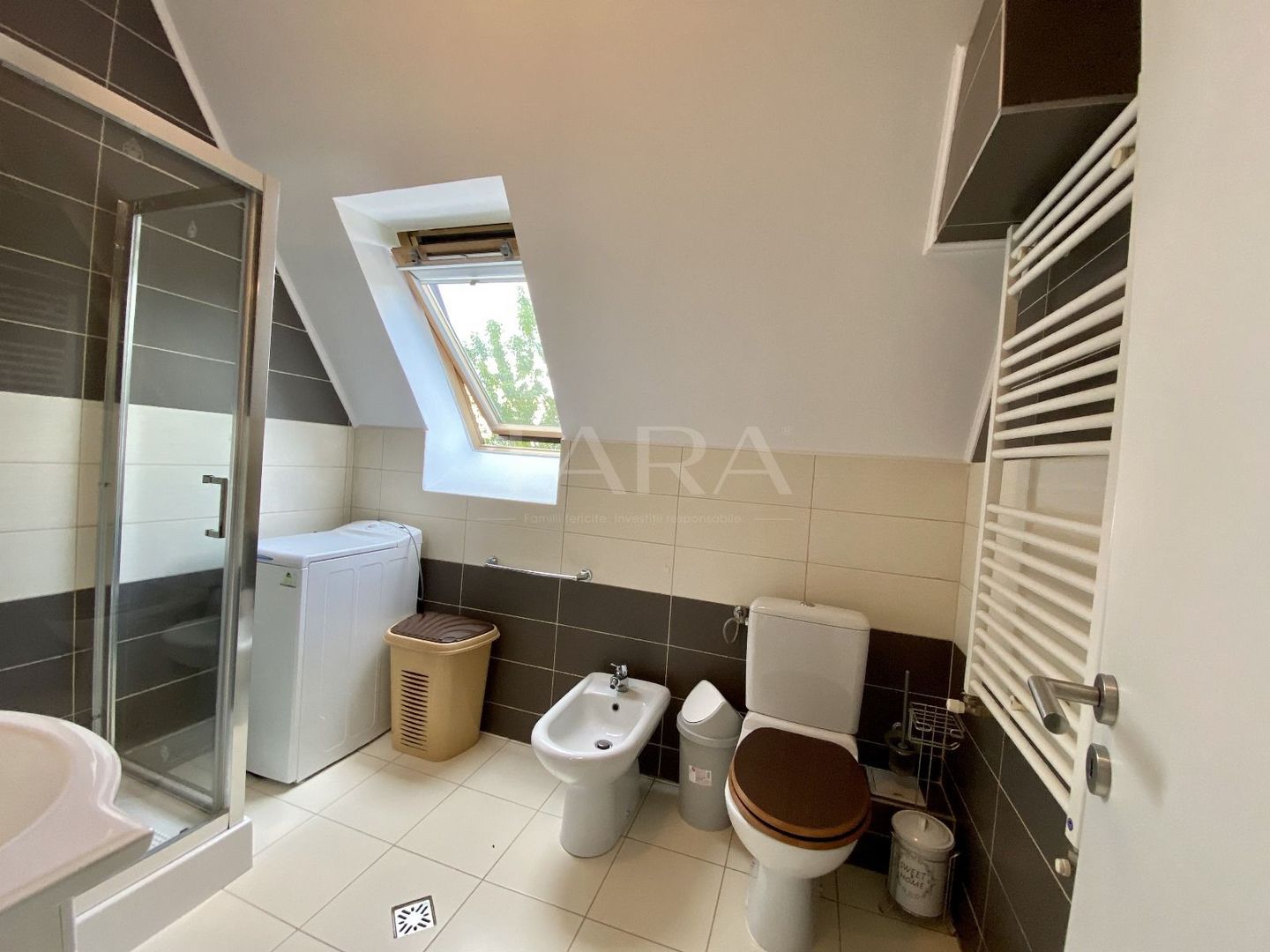 Oportunitate excelentă! Apartament in vilă, 5 camere. - Poză 20