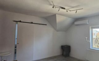 Apartament 45 mp utili etaj 1 baie cu geam partial mobilat pe Brana - Poză 3