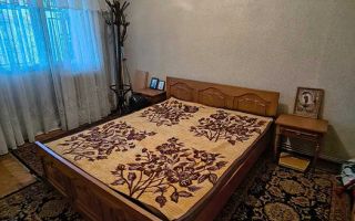 Apartament cu 3 camere ~ zona Pod/Rm. Sarat ~ etaj 2din4 - Poză 3