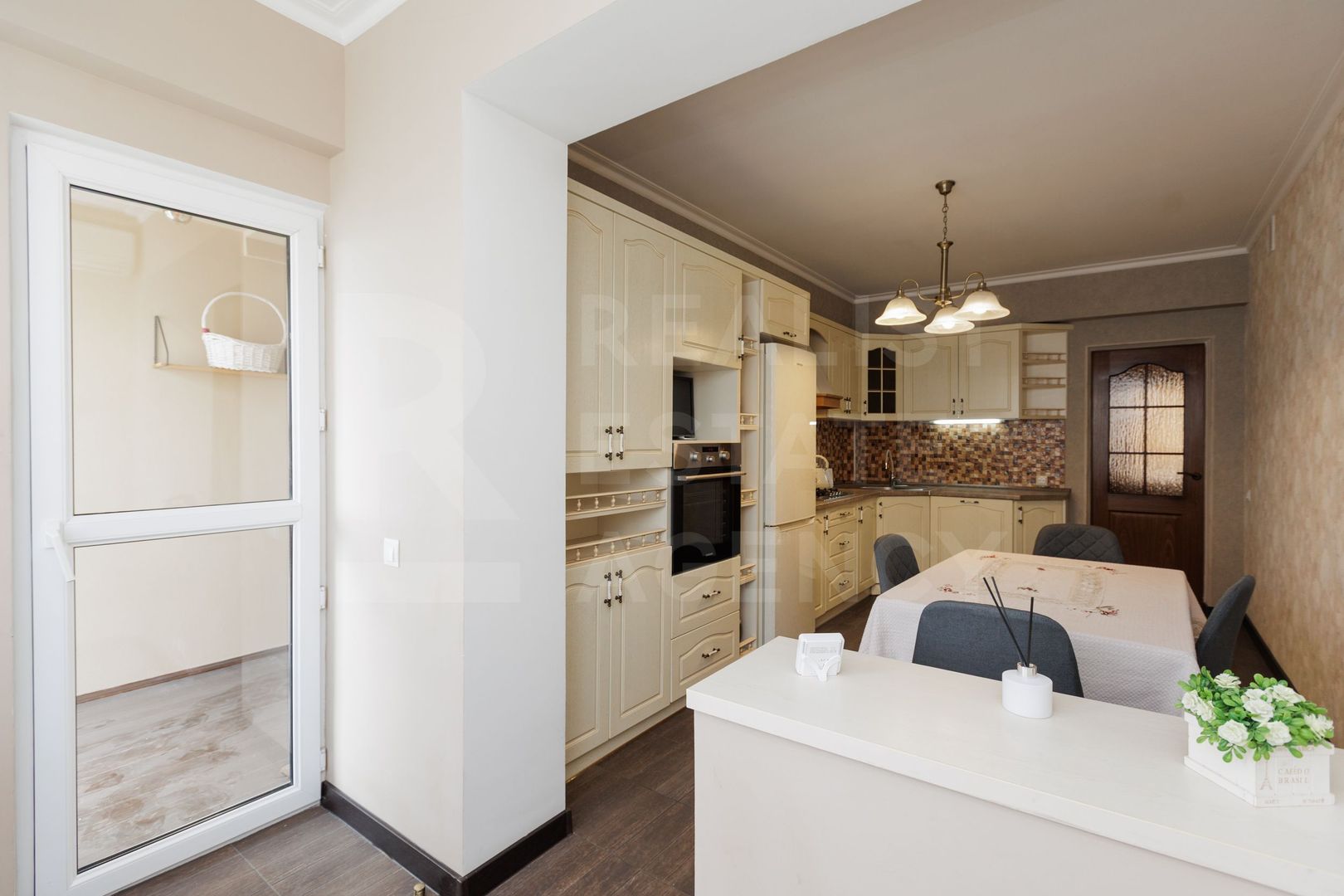 Chirie, apartament, 3 camere, strada Nicolae Anestiade, Centru - Poză 2