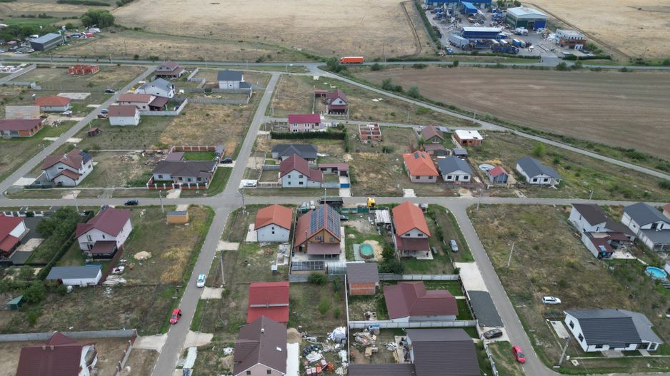 Casa la gri in Frumuseni - Poză 9