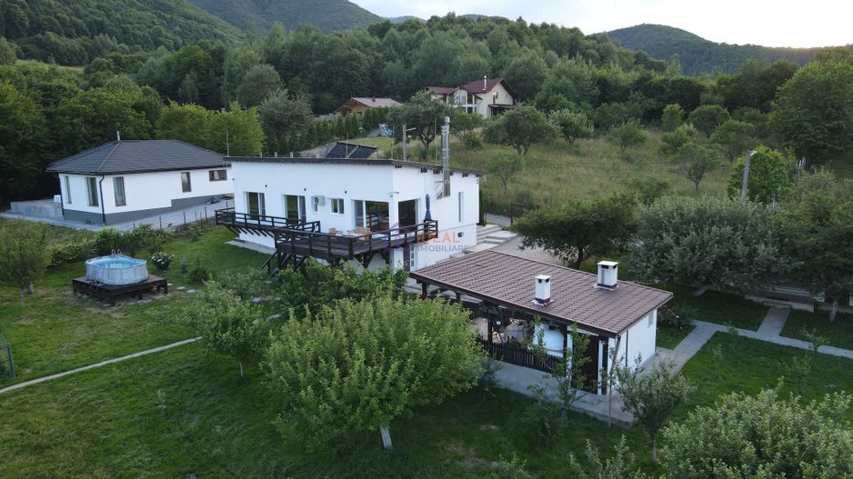 Casa de poveste cu 1.300 mp de teren, in Tocile - Poză 20