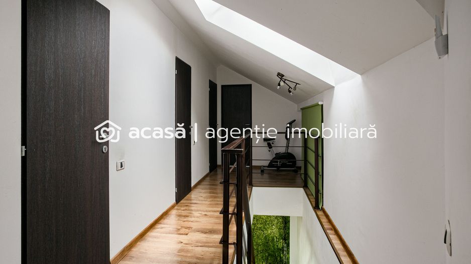 PROPRIETATE VÂNDUTĂ Apartament tip Penthouse în spate la Ziridava - Poză 8