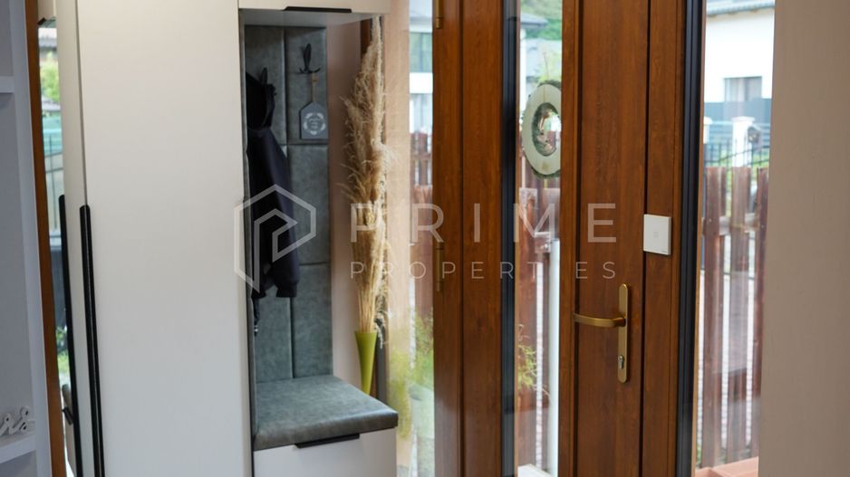 Casă familială spațioasă în zonă liniștită | Sângeorgiu de Mureș | - Poză 2