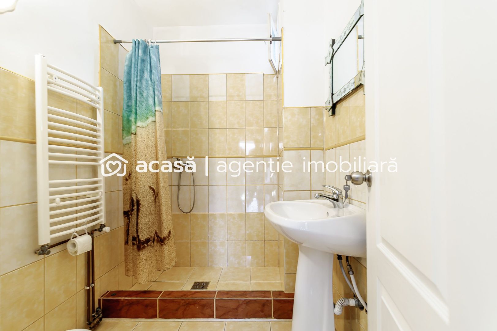 De închiriat apartament cu o cameră și curte interioară - Poză 7