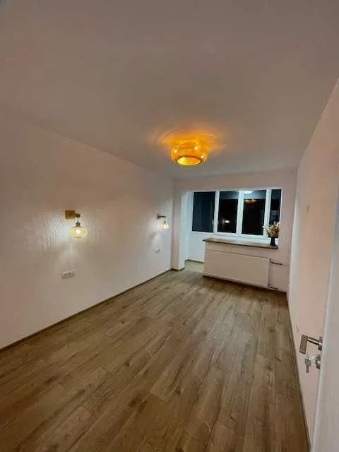 AP. 3 DRUMUL TABEREI, RENOVAT, BUCATARIE INCHISA, MOBILAT MODERN - Poză 4