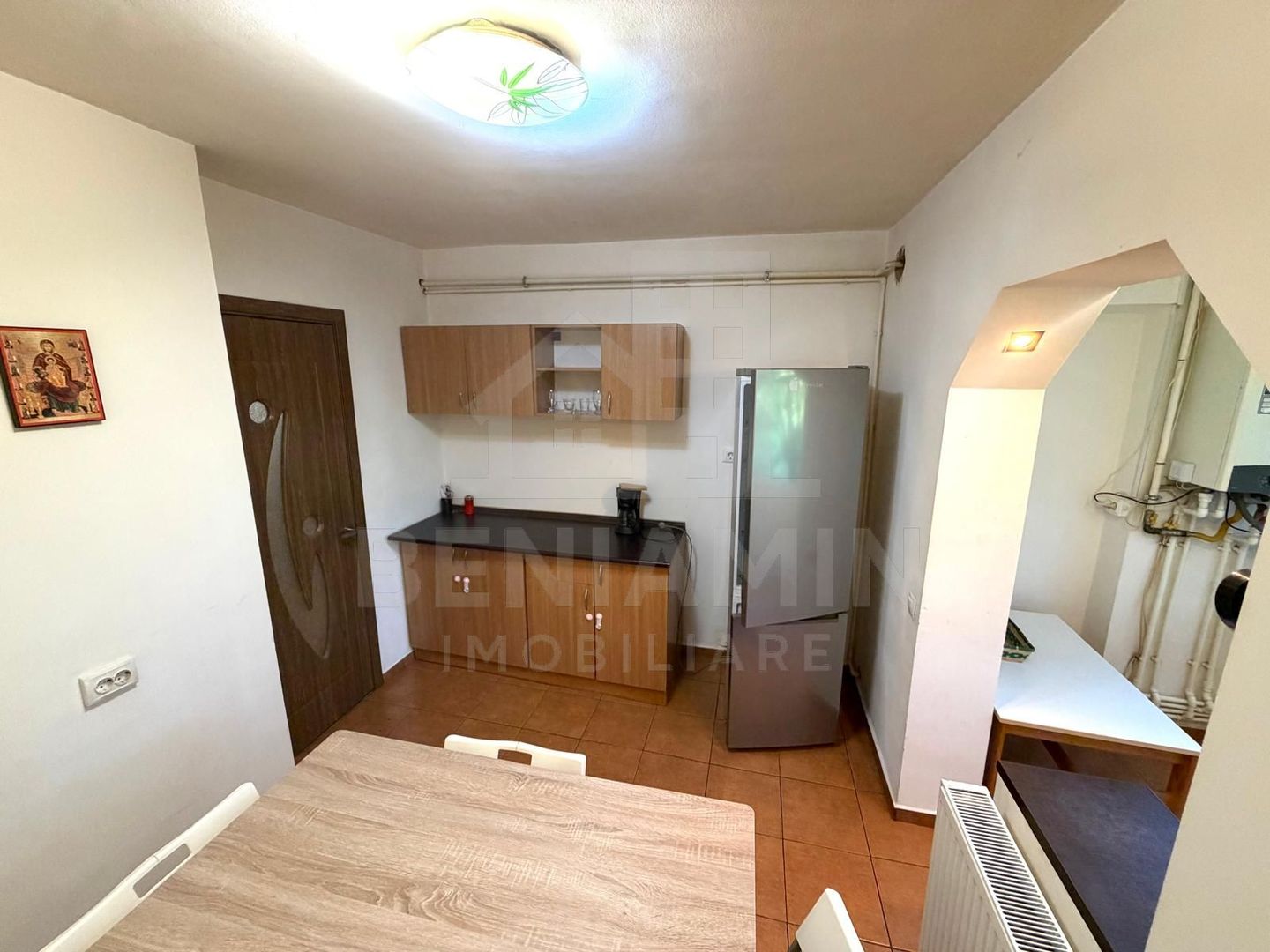 3 camere decomandat cu 2 bai Rovine etajul 3 centrala termica 72mp - Poză 6