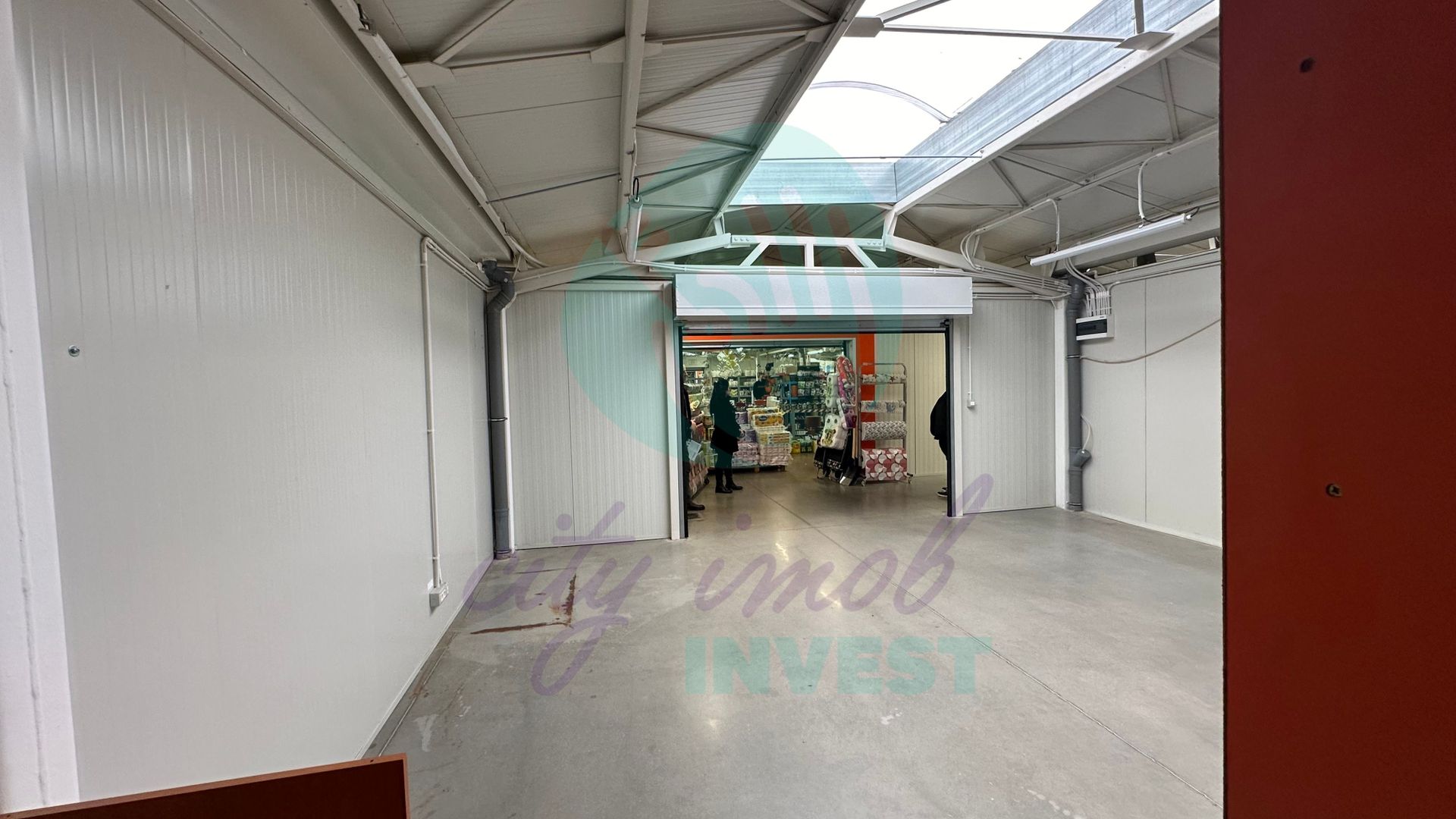 Spatii comerciale de inchiriat in PIATA DELFINULUI - Poză 8