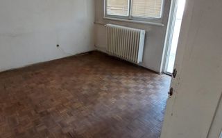 4 camere ultracentral | Universitate – Romană | Ideal locuire sau investiție - Poză 3