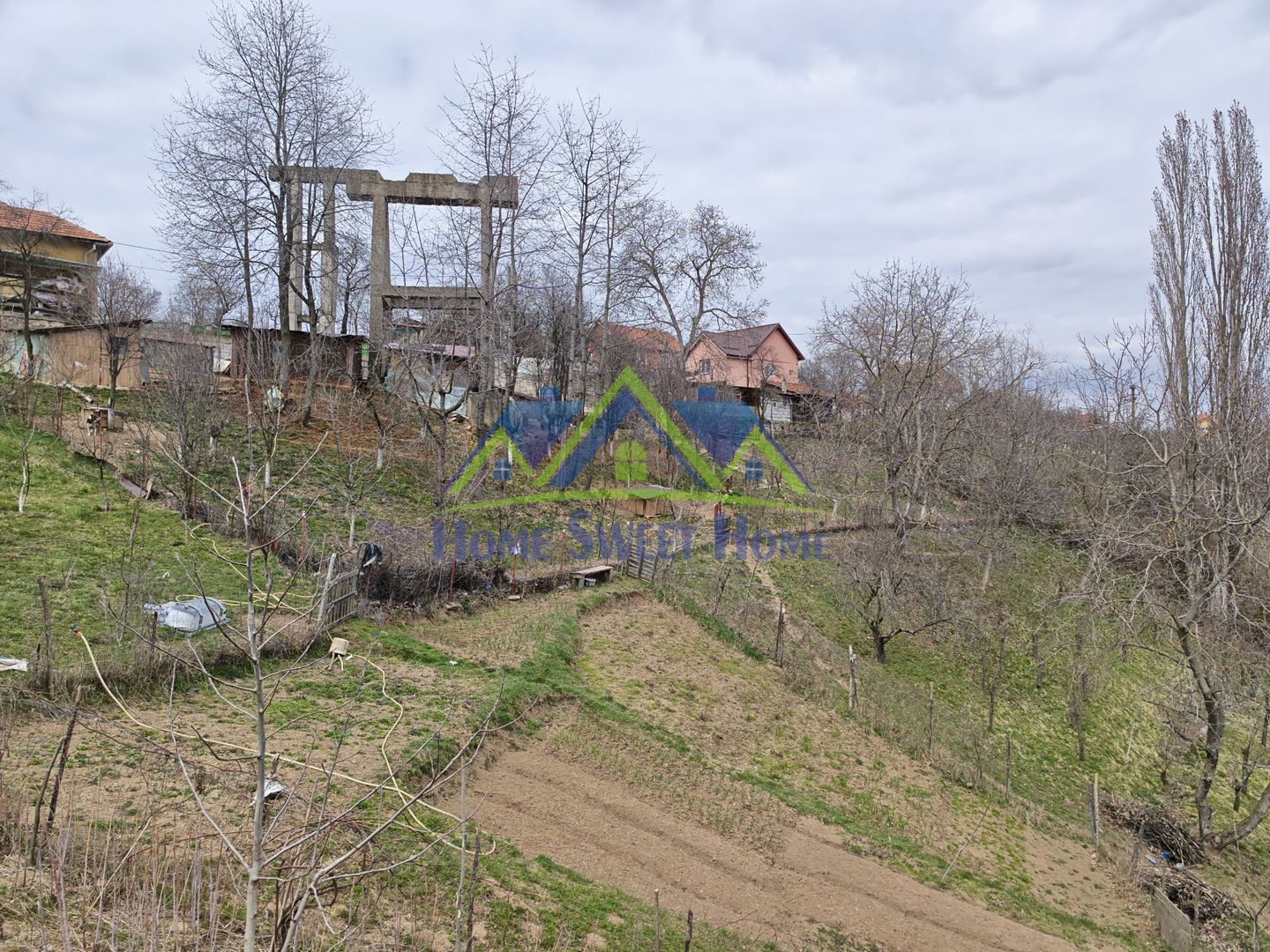 Casa de vanzare in Ghelari – liniste, natura si spatiu generos! Schimb - Poză 4
