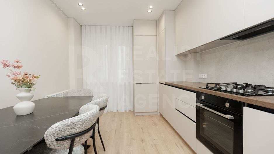 Vânzare, apartament, 2 odăi + living, str. Ion Buzdugan, Buiucani - Poză 13