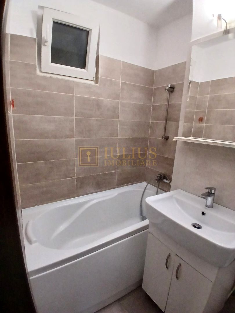 Apartament cu 3 camere in Complexul Studentesc - Poză 12