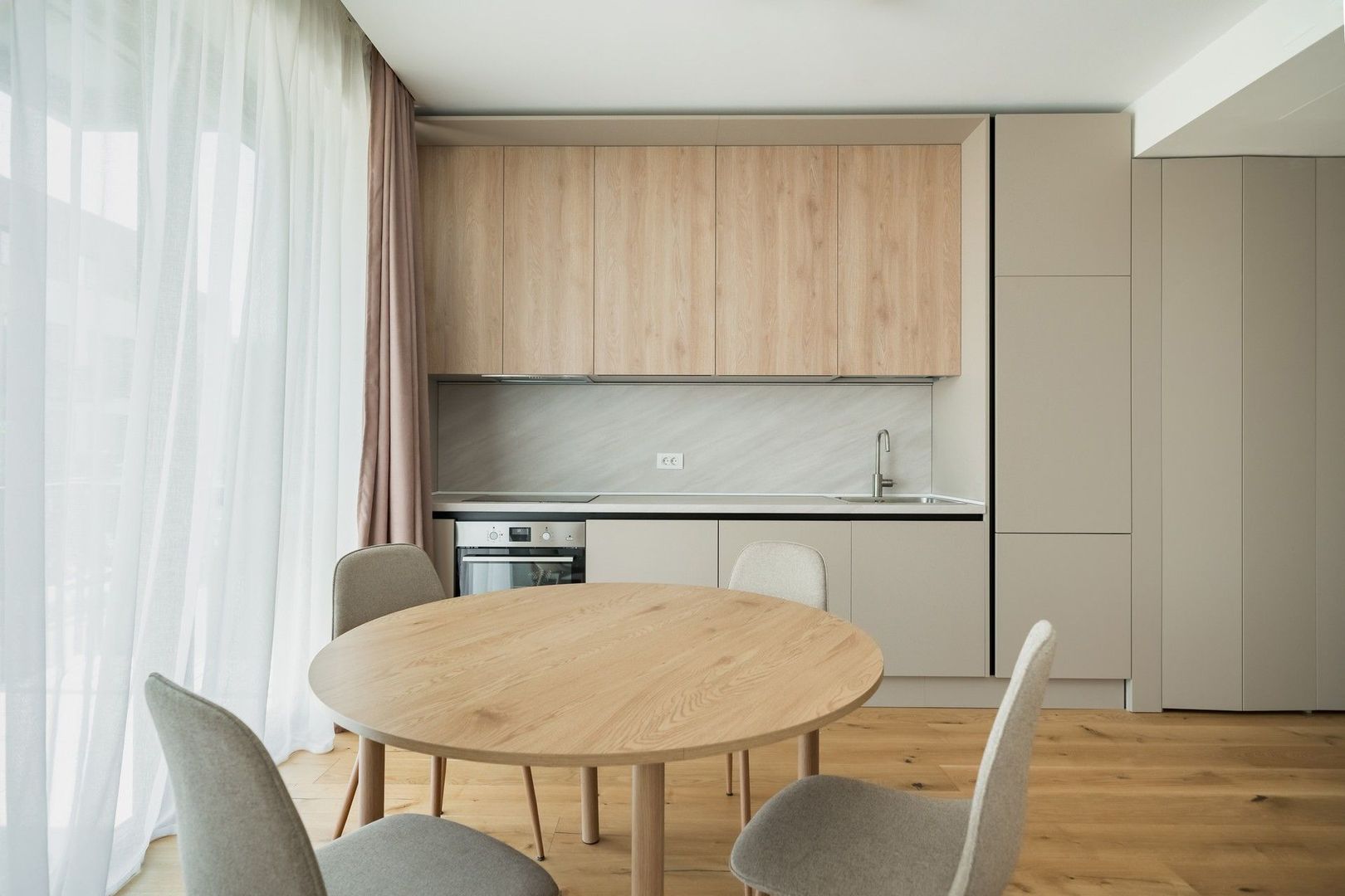 Apartament cu 2 camere mobilat in Amber Forest - Poză 8