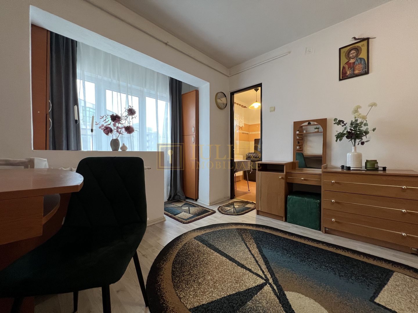 Garsoniera, 4 ap. pe nivel/etaj, conditii moderne. - Poză 1