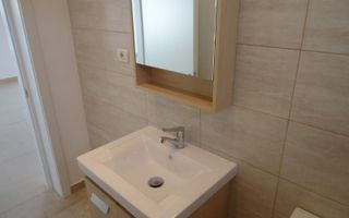 VILA CU 5 DORMITOARE SI PISCINA PRIVATA LA INCHIRIERE IN IANCU NICOLAE - Poză 11