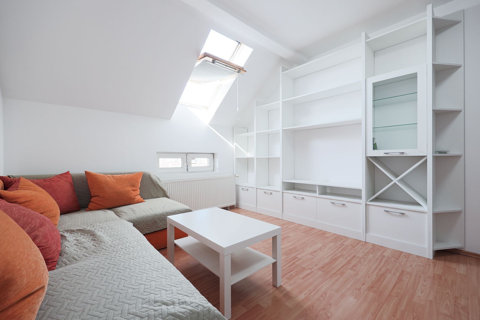 VANDUT! Apartament 2 camere în bloc nou, zona Tabacovici - Poză 1