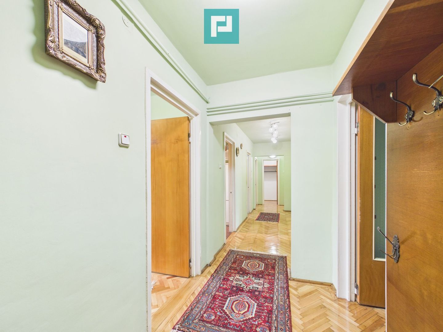 Apartament cu 5 camere în zona Polivalentă - Poză 4