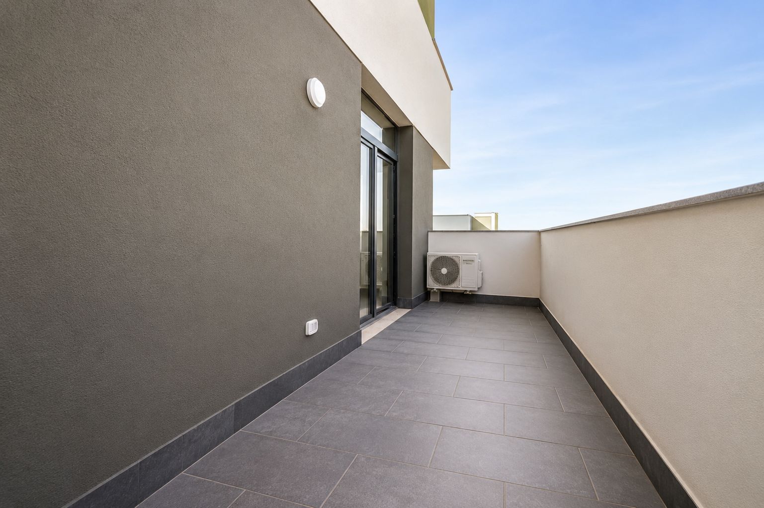 Apartament nou cu 2 camere, Complex Ateneo, 54.5 mp, direct de la proprietar, parcare inclusa - Poză 18