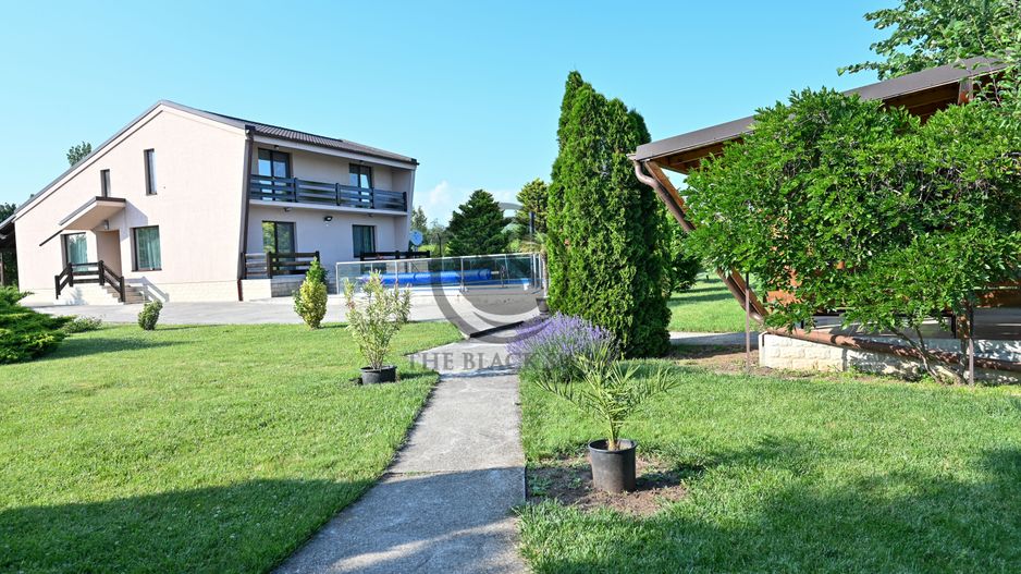 Casa cu piscina de vanzare | 3.300 mp teren | Urlati - Prahova - Poză 1