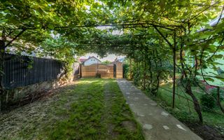 Casa vintage in Com. Uliești, Dambovița  cu  livadă generoasă și anexă - Poză 2