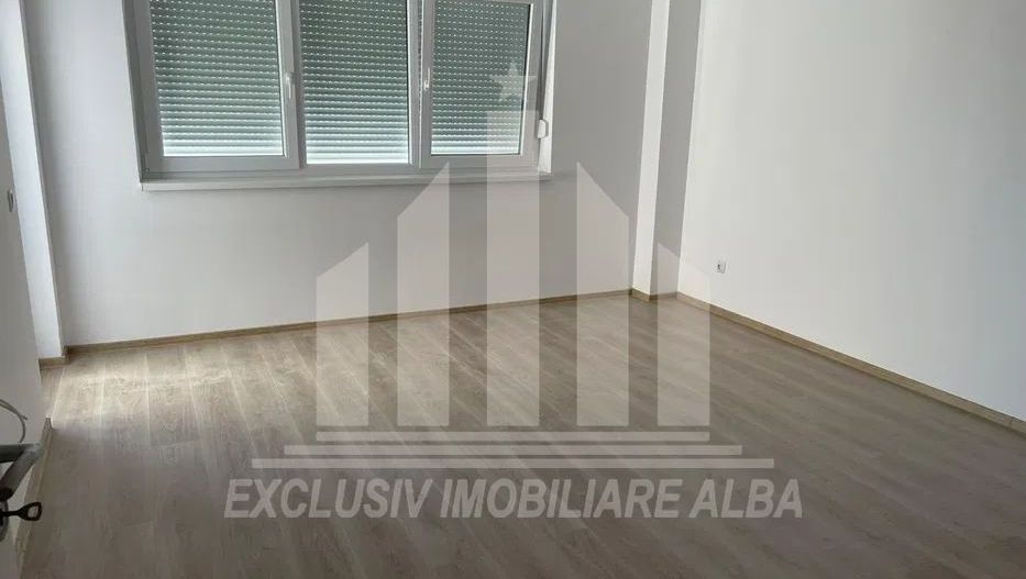 Apartament cu 1 camera, Bloc Nou, Cetate - Poză 1