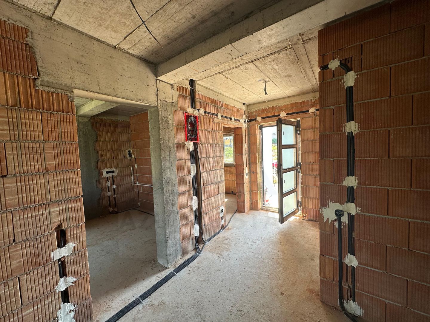 Casă tip duplex curte 350 mp 120 mp utili terasa 22 mp Sura Mare - Poză 20