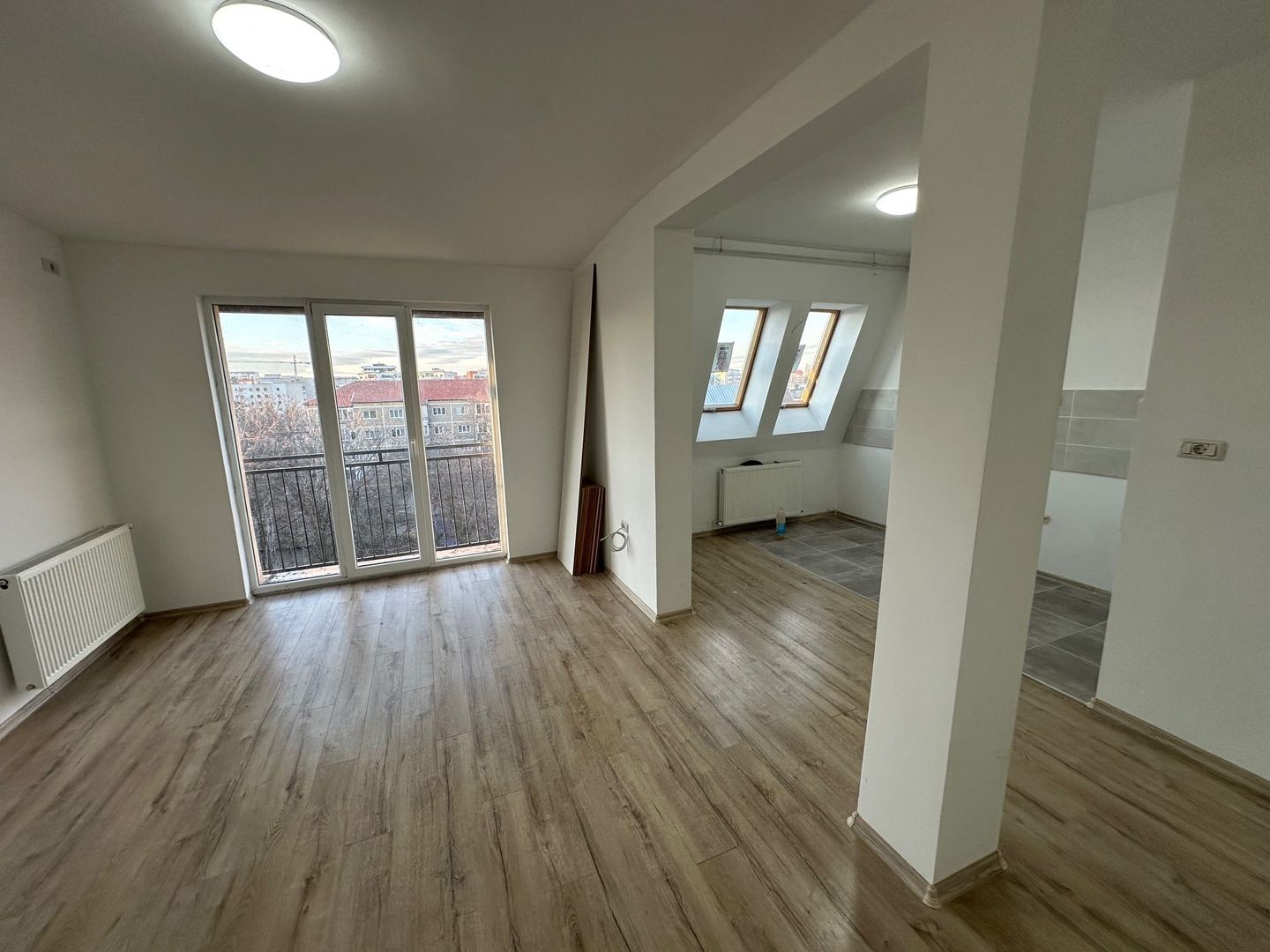 Apartment 3 camere 75 mp utili - Poză 1