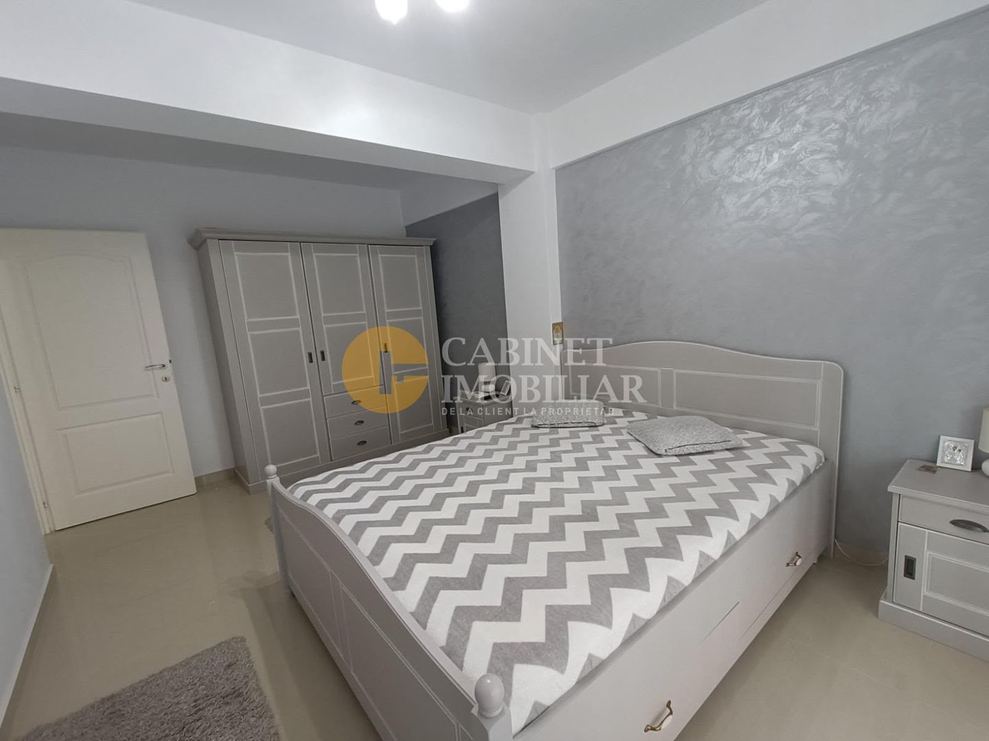 2 CAMERE DECOMANDAT--ETAJ 2--2 LOCURI DE PARCARE--BOXA INCLUSA - Poză 3