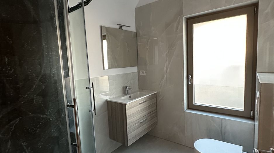 Casa cu 5 camere - Dumbarvita - Poză 25