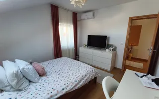 Casă individuală spațioasă cu garaj și curte generoasă – Ghiroda - Poză 14