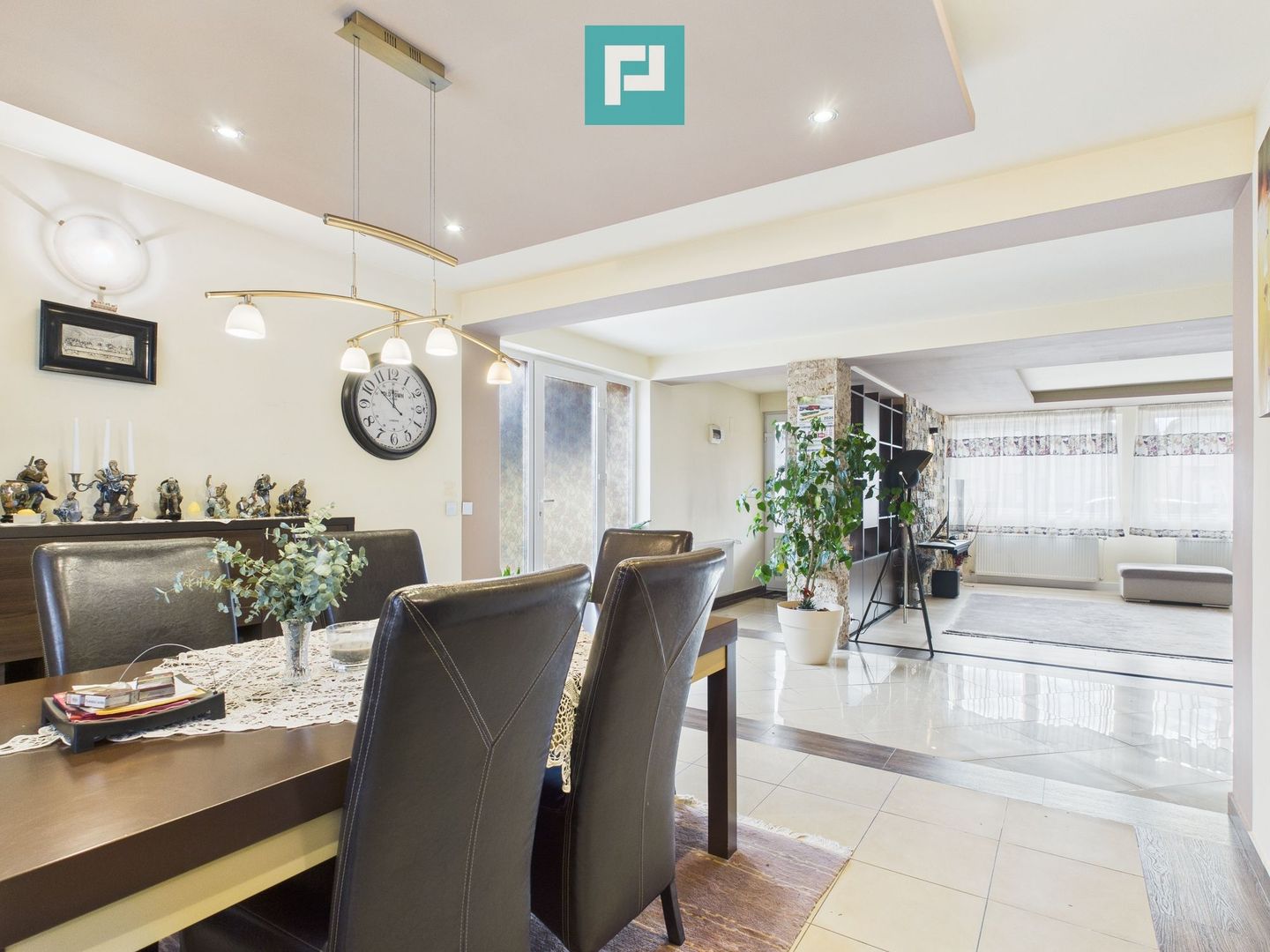 Vilă elegantă cu etaj în Zădăreni - Poză 8