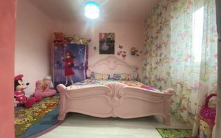 Casă de vânzare în Răzvad, la o distanta mica fata de oras! - Poză 3