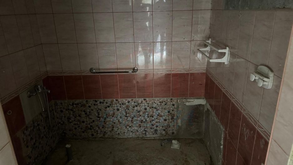 114.000 Euro- casa 3 dormitoare, 2 grupuri sanitare, zona Arcasilor - Poză 9