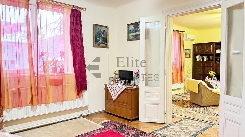 Casa singura in curte ultracentral in Oradea - Poză 1