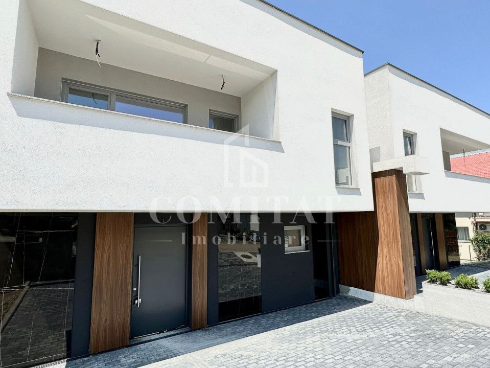 Casă tip duplex în zonă cu panoramă a cartierului Borhanci - Poză 1