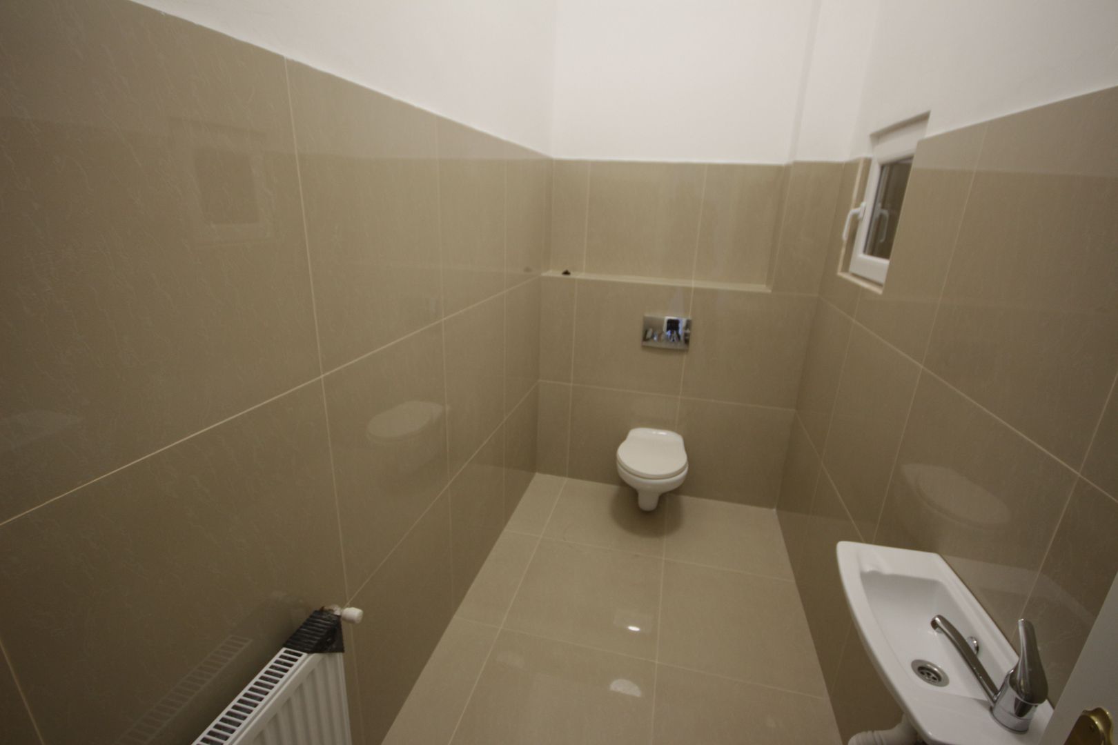 Imobil D+P+1E - 14 camere - Poză 10
