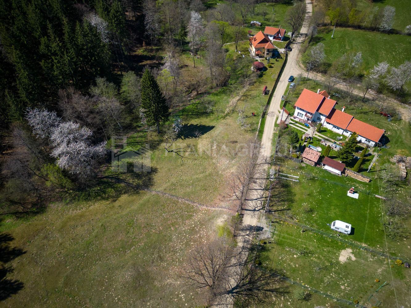 Teren intravilan, pretabil pentru casa de vacanta, 2000 mp - Poză 20