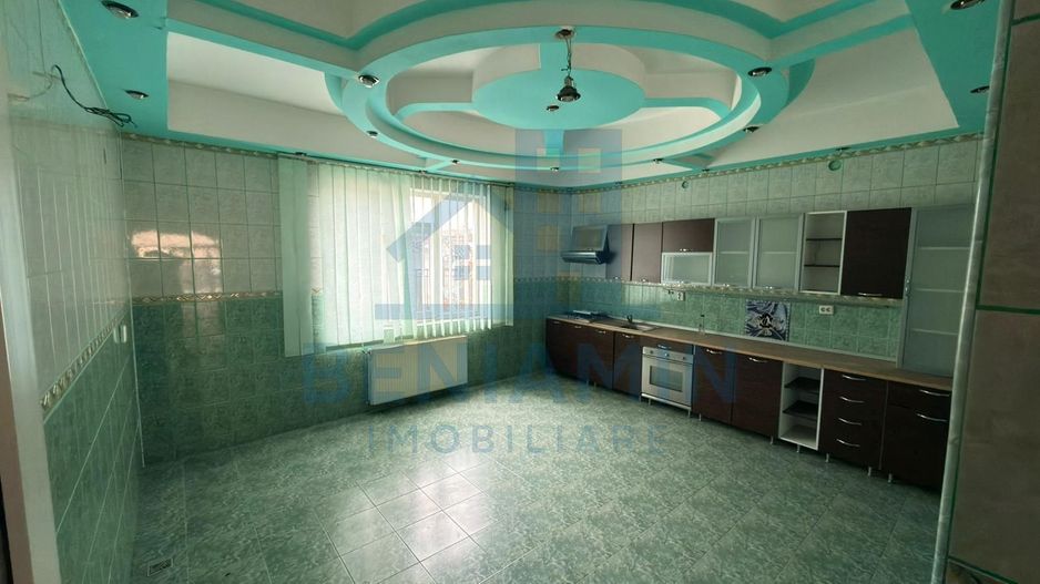 Vila P+2 Alexandru Cel Bun cu doua etaje si curte proprie - Poză 4