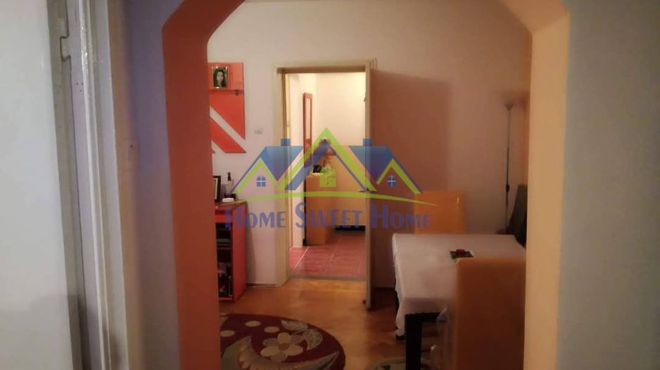 Vand apartament 2 camere, zona Profi(in V-uri), et 4 acoperit, st-43! - Poză 1